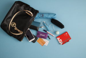 whats-in-your-bag-muttis-naehkaestchen_full
